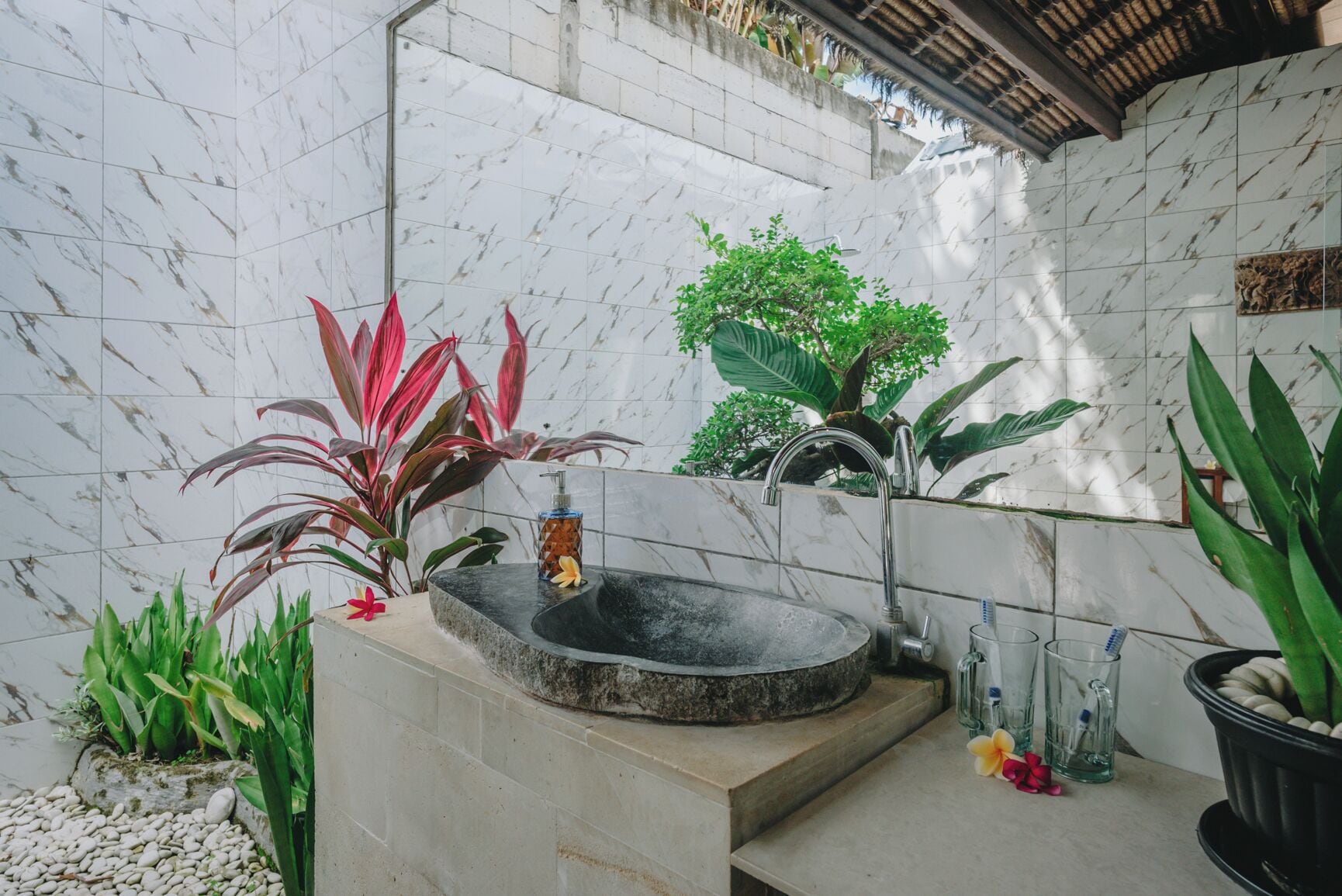 Photo - Frangipani Beach Hotel