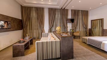 Junior Suite | Minibar, in-room safe, desk, free WiFi