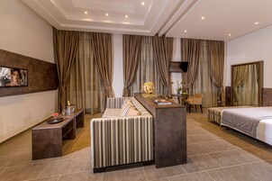Junior Suite | Minibar, in-room safe, desk, free WiFi
