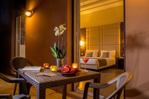 Deluxe Double Room | Minibar, in-room safe, desk, free WiFi