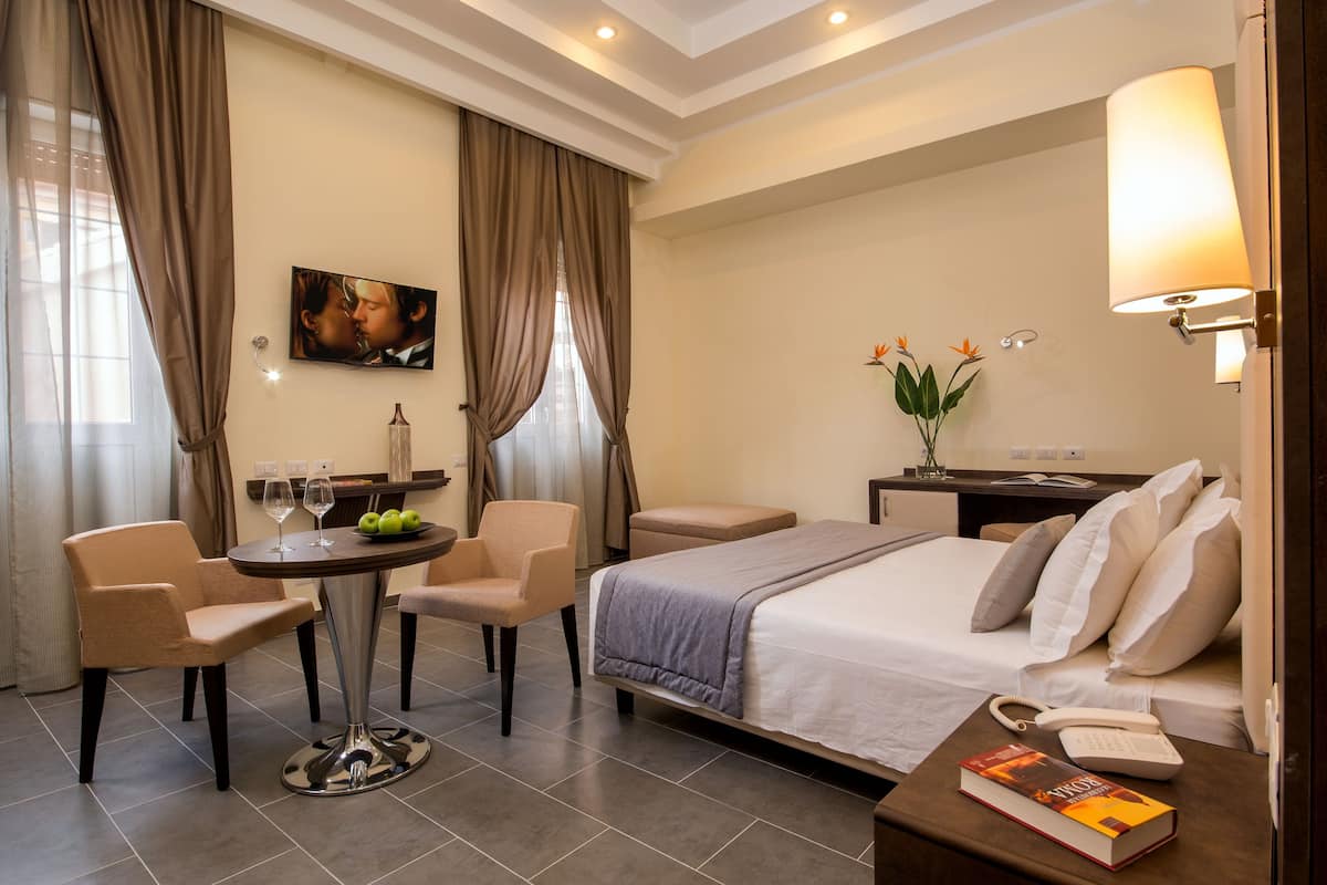 Deluxe Double Room | Minibar, in-room safe, desk, free WiFi