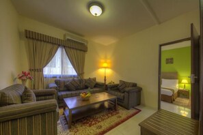 ห้องสวีท, 1 ห้องนอ�น | 1 ห้องนอน, มินิบาร์, ตู้นิรภัยในห้องพัก, เตารีด/โต๊ะรีดผ้า