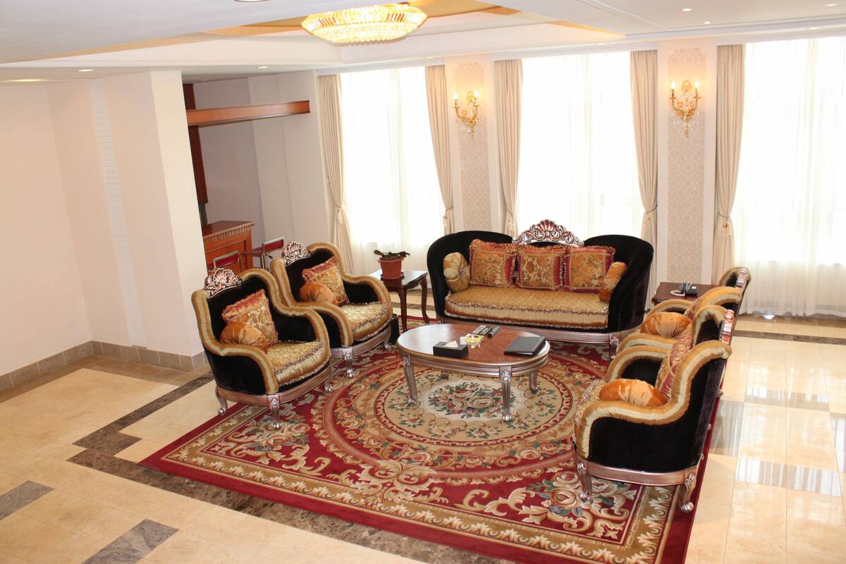 1 bedroom, in-room safe, individually decorated, individually furnished