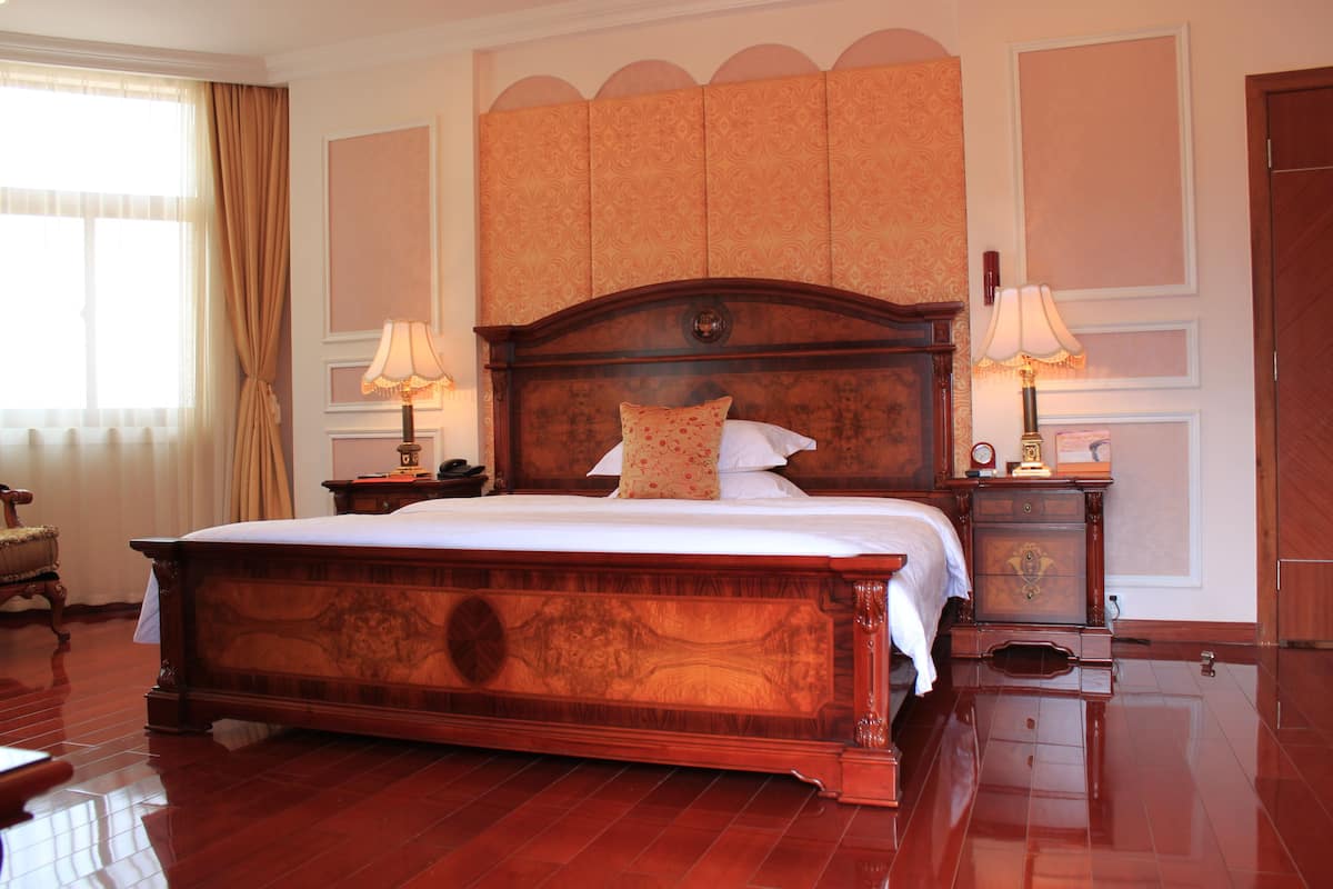 deluxe suite | 1 bedroom, in-room safe, individually decorated, individually furnished