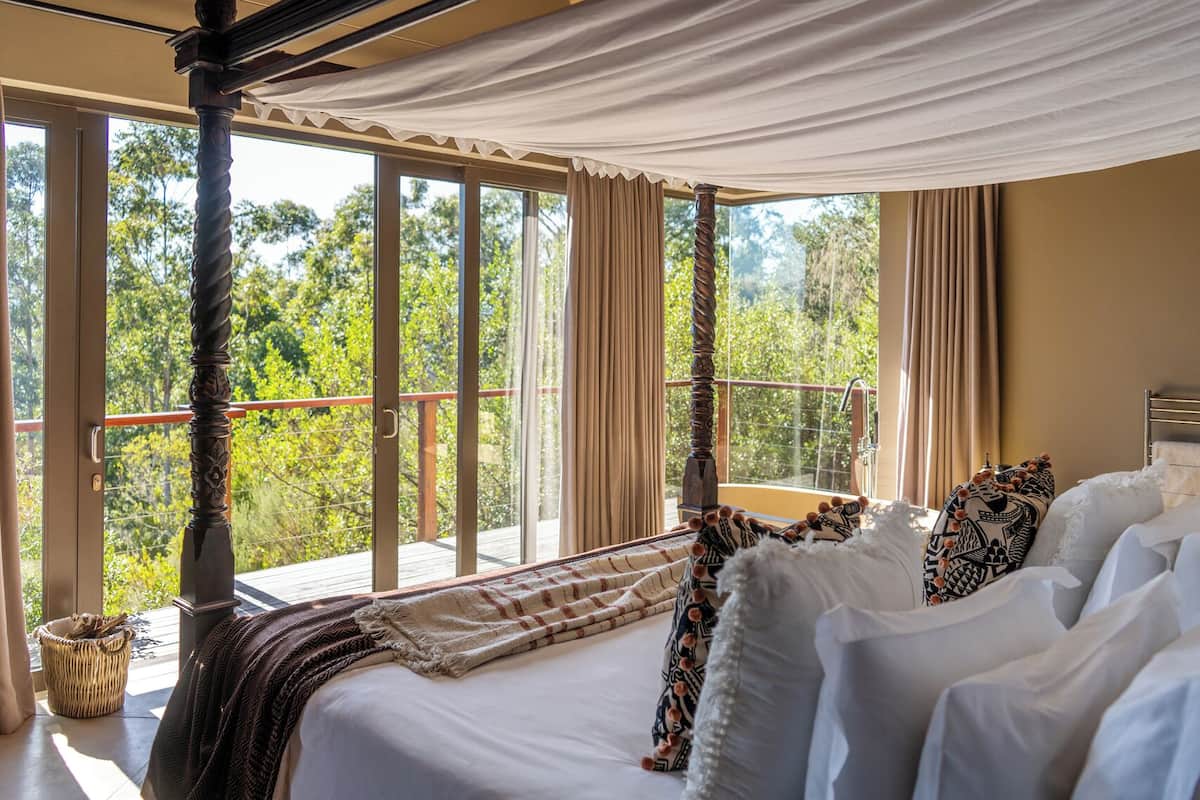 Habitación de luna de miel, 1 cama King size, vista a la montaña, junto a la montaña | 1 habitación, ropa de cama de alta calidad y minibar