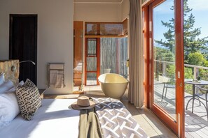 1 phòng ngủ, bộ đồ giường cao cấp, minibar, két bảo mật tại phòng 