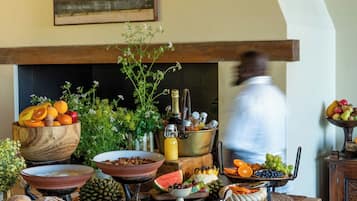 Petit déjeuner complet compris tous les jours