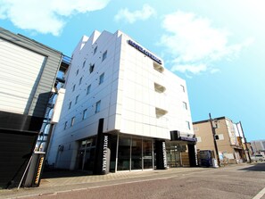 Front of property - Hotel Livemax Chitose (Chitose)