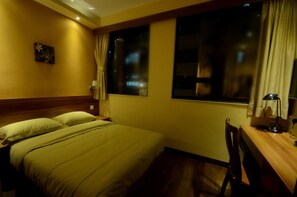 Classic Double Room | In-room safe, free WiFi