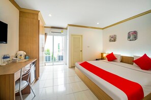 Habitación doble Deluxe | Escritorio, wifi gratis y ropa de cama 