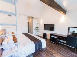[Western Executive with Loft] Private Terrace & Private Open-air Bath | Premium bedding, desk, free WiFi, bed sheets - LiVEMAX RESORT Izu Shimoda (Shimoda)