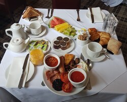 Daily full breakfast (GBP 21.90 per person)