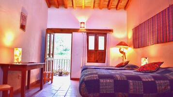 Basic Room | Individually decorated, individually furnished, laptop workspace