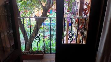 Design Triple Room | Balcony