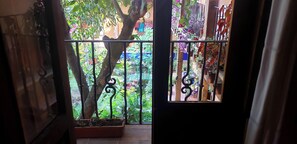 Design Triple Room | Balcony