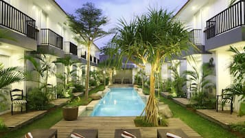Outdoor pool, pool loungers