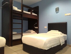 Room - Sri Packers Hotel - Hostel (Labu)