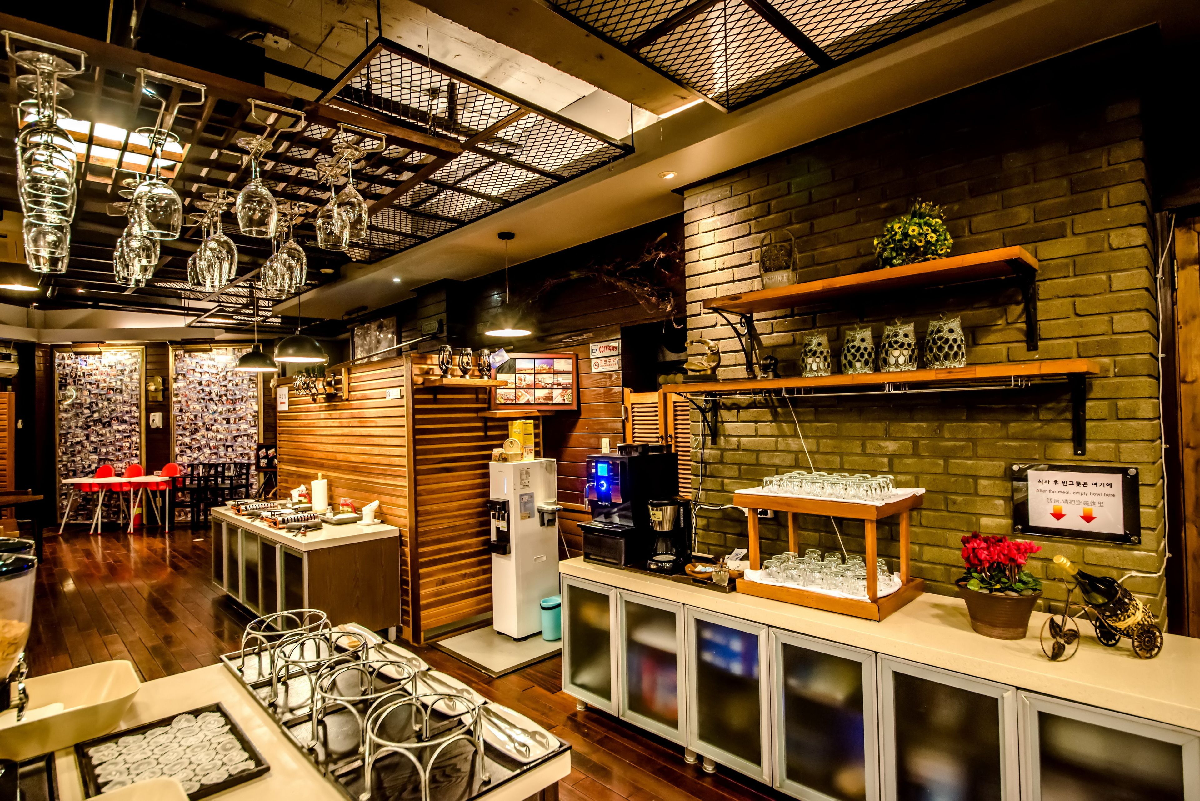 breakfast served, american cuisine, sea views