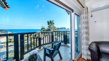 Suite, 2 Bedrooms, Kitchen, Ocean View | Terrace/patio