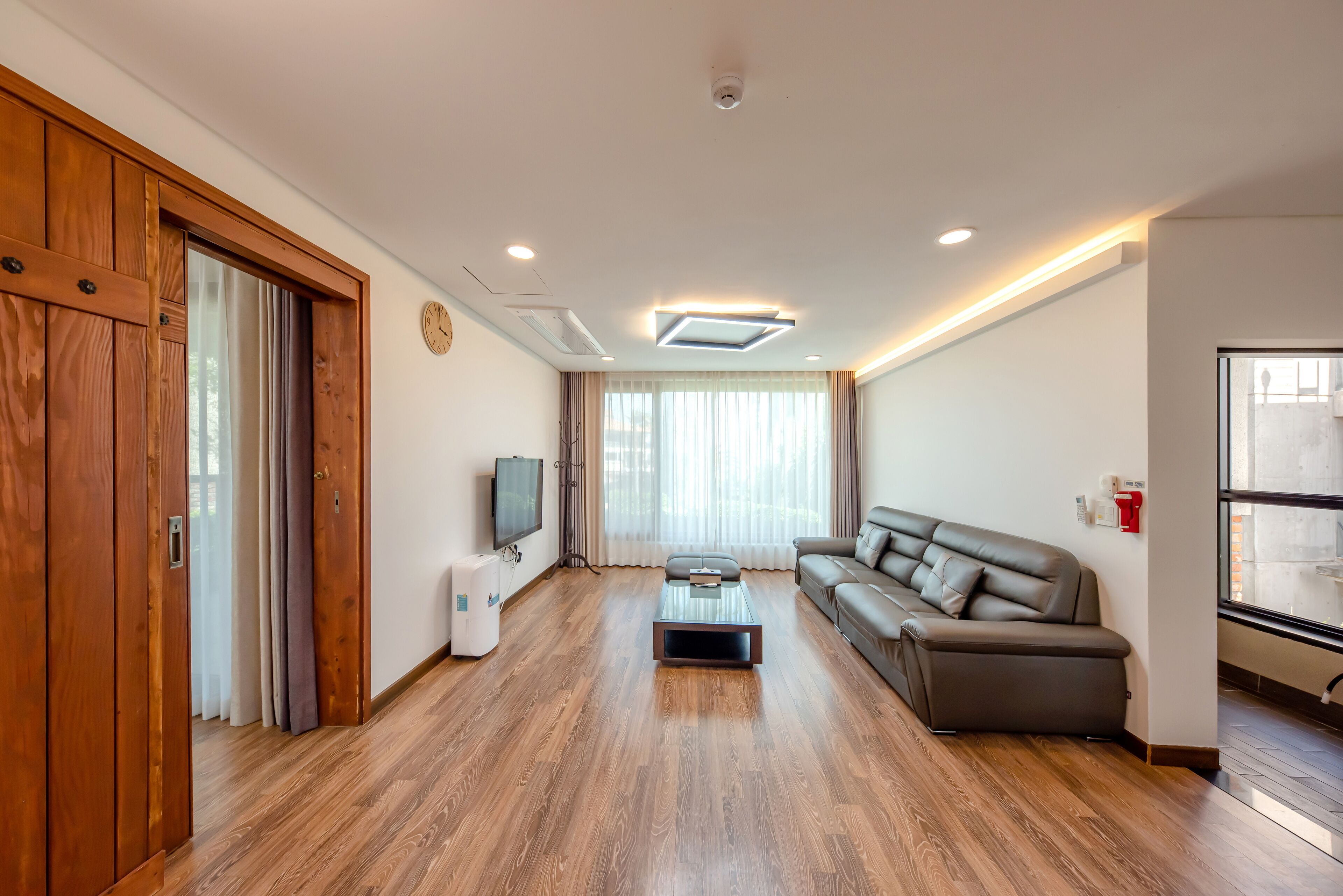 family villa | 2 bedrooms, premium bedding, down duvets, blackout curtains