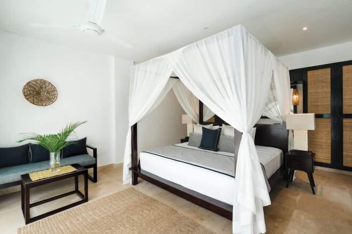 1 bedroom, minibar, in-room safe, desk