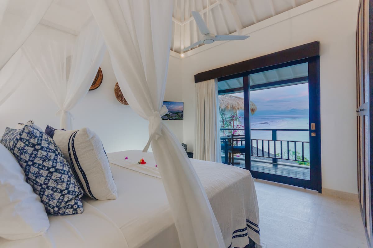 junior suite | 1 bedroom, minibar, in-room safe, desk