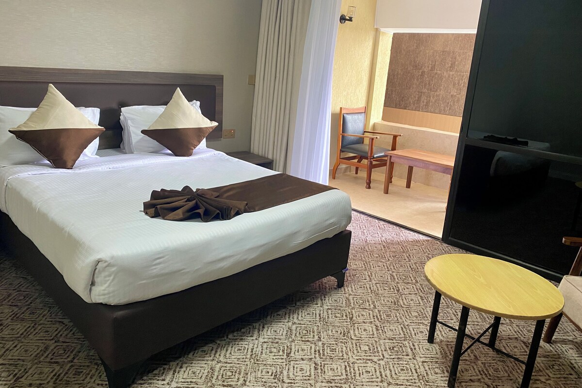 Standard Double Room | Premium bedding, laptop workspace, soundproofing, WiFi (free)
