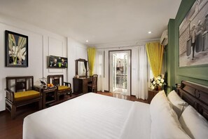 Pillowtop-Betten, Minibar, Zimmersafe, individuell dekoriert