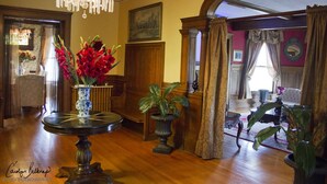 Unclassified image, 5 of 79, button - WC Lipe Mansion (Syracuse)