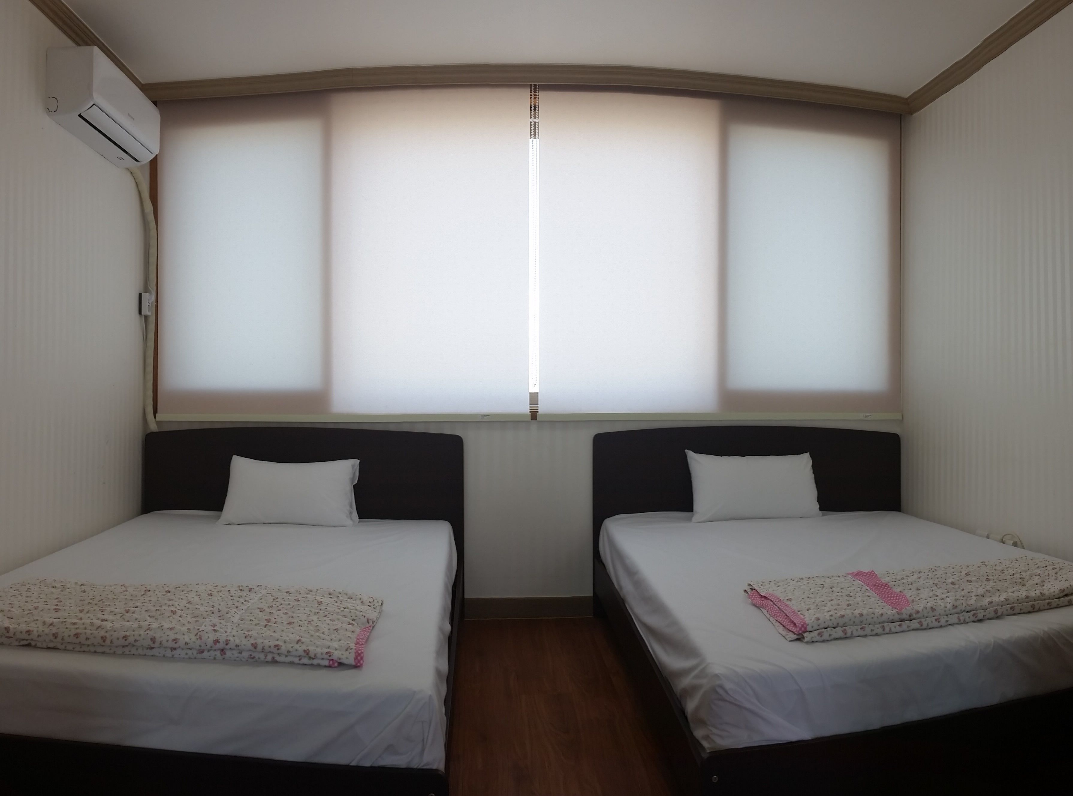 Hochwertige Bettwaren, individuell dekoriert, kostenloses WLAN