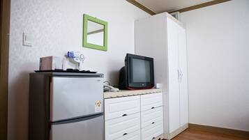 Standard Double Room | Mini-refrigerator