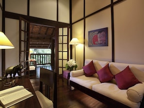 Premium bedding, minibar, in-room safe, desk