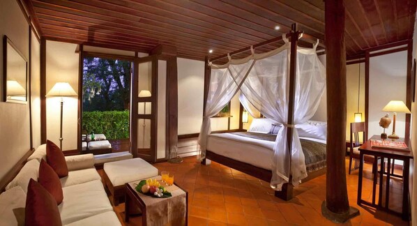 Premium bedding, minibar, in-room safe, desk