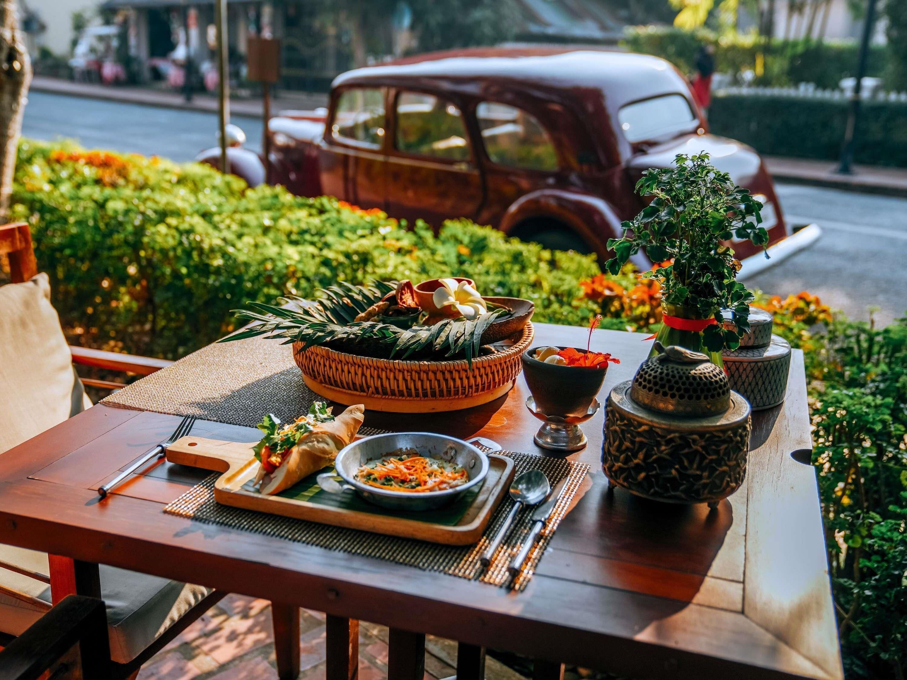 Desayuno buffet diario (USD 11 por persona)