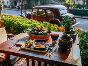 Daily buffet breakfast (USD 11 per person)