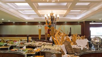 Daily buffet breakfast (QAR 85 per person)