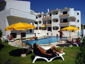 2 outdoor pools, pool loungers - Verde Pino (Quarteira)