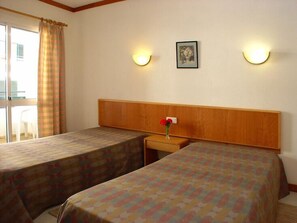 In-room safe, iron/ironing board, cots/infant beds, free WiFi - Verde Pino (Quarteira)