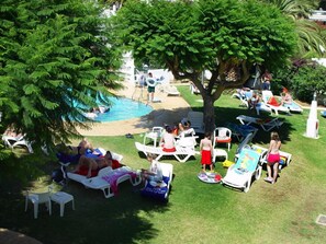 2 piscinas al aire libre, tumbonas
