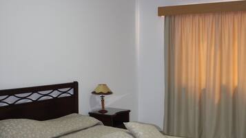 Free cots/infant beds, free WiFi, bed sheets