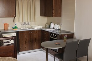 大冰箱、烤箱、炉灶、洗碗机