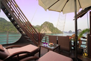Terrace/patio - Pelican Halong Cruise (Ha Long)