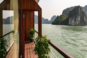 Beach/ocean view - Pelican Halong Cruise (Ha Long)
