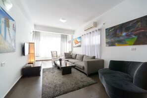 Apartment, 2 Bedrooms, Sea View (Hayarkon 24) | Living room | LCD TV - Tel-Aviving Apartments (Tel Aviv)