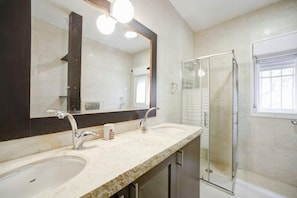 Apartment, 2 Bedrooms (Bugrashov 96) | Bathroom | Shower, hair dryer, towels
