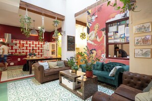 Reception - Home Youth Hostel (Valencia)