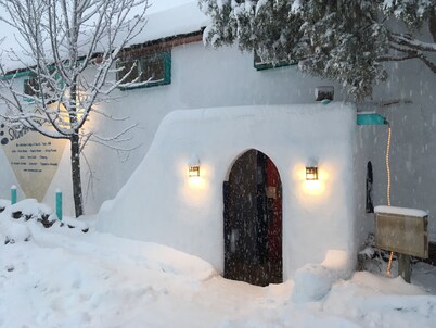 SnowMansion Taos Adventure Lodge