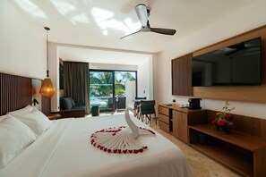 Junior Suite Premium Ocen Front | 免費迷你吧、客房內保險箱、熨斗/熨衣板、免費無線上網