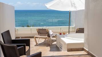 Junior Suite Penthouse Ocean Front Rooftop terrace | Free minibar, in-room safe, iron/ironing board, free WiFi