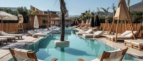 Outdoor pool, sun loungers